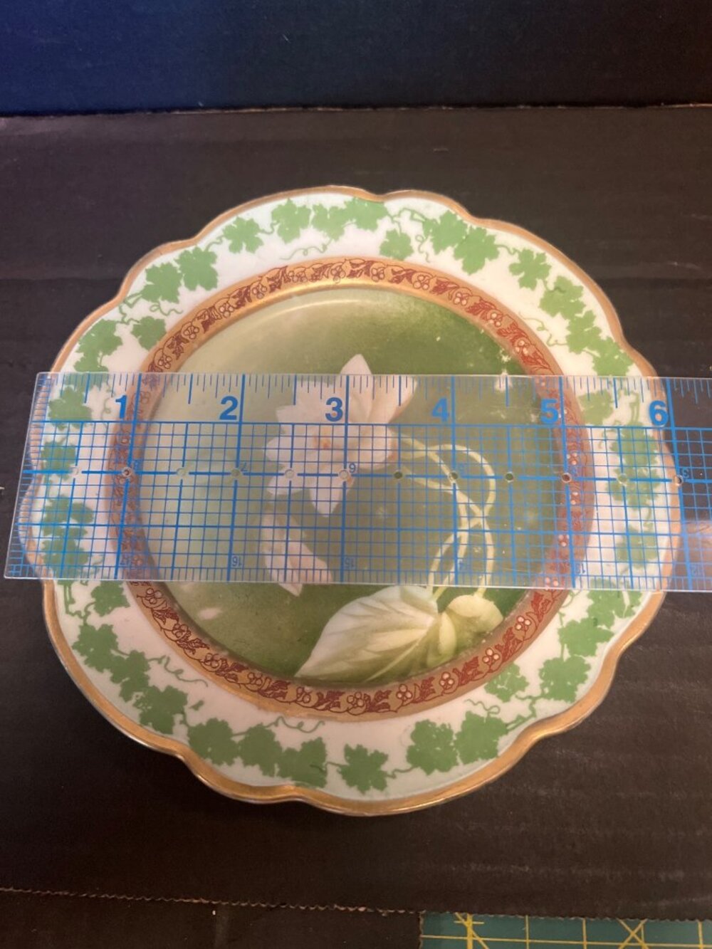 Hand-Painted Wheelstock Austria Plate Magnolia Design & Scalloped Edges 6 Inches - Picture 5 of 5